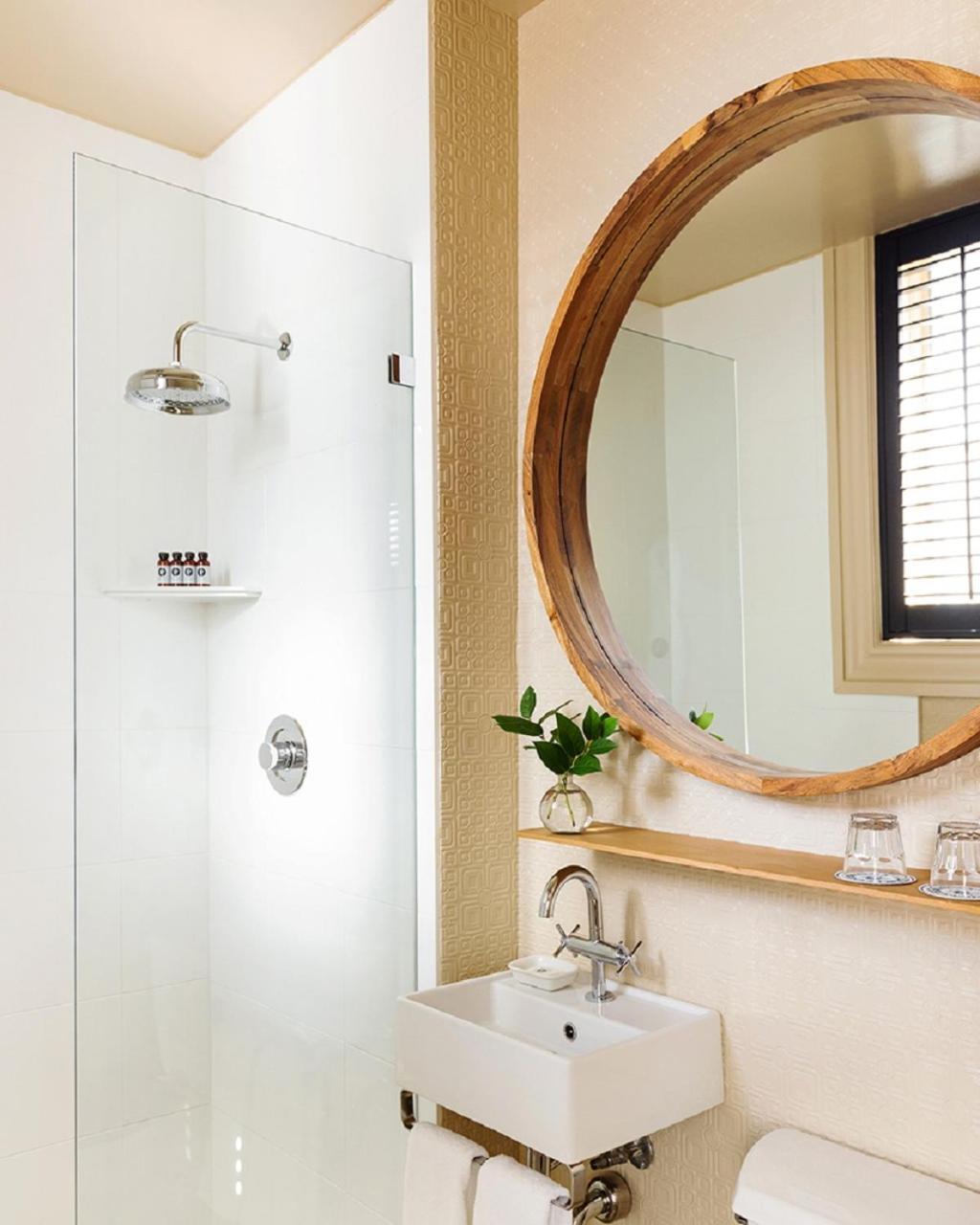 Queen Room,1434278665:JPEG